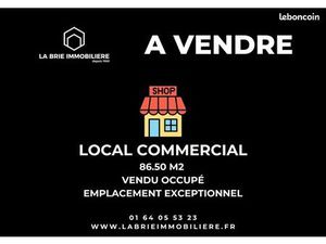 Local commercial 87 m² MELUN