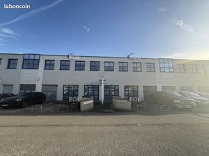 Local bureaux 1 111 m²