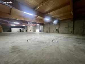 Local bureaux 860 m²