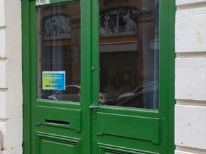 Location local. Commerce. Bureau