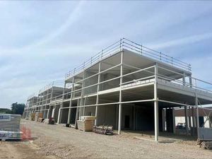 365 m² nieuwbouw KMO-unit nabij de E314