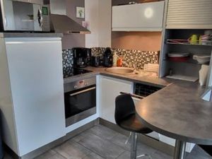 Grand studio cabine contemporain