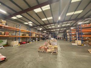 Bâtiment de 2 400 m² situé dans le zoning Nord de Wavre.