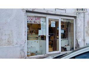 Bureau ou boutique – Proche commodités et rue passante