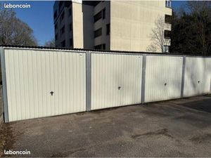 Box 15m2 sécurisé - Champs sur Marne secteur Bois de Grâce