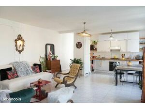 ? Ensemble immobilier avec accès à conche – Bourg de Saint-Sigismond ?