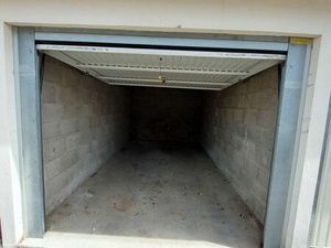 A louer box garage - avenue de la liberation - ideal artisan acces utilitaire facile