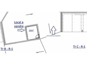 Sainte Foy Station: Local réserve  rangement 12 M² sous front de neige