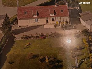 Maison de 125 m2 avec jardin et garages