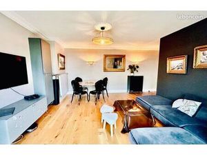 Grand appartement 4 pièces de 83m2 avec balcon et cave