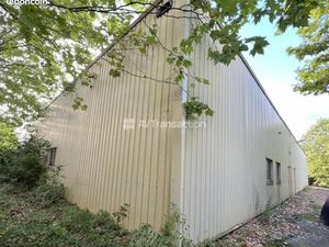 Local industriel 2 815 m²