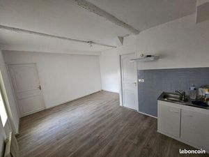 T2 34 m2 1er étage accès extérieur