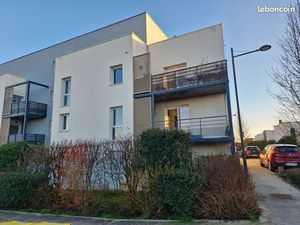 Vivre près du lac de Beaulieu appartement T3 avec balcon et parking souterrain