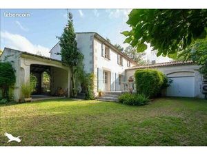 Maison de ville 7 pièces 250 m²