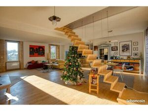 Maison 7 pièces 250 m²