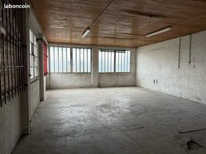 Location / loue local 100m2 stockage rangement