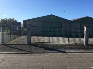 Local professionnel 213m²