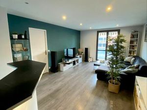 Appartement traversant 3 pièces lumineux avec balcons  box et cave