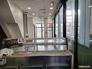 Murs libres Local commercial pour restauration ou bureau