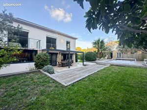 Maison 5 pièces 195 m²