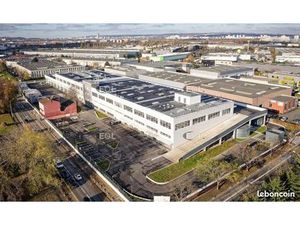 Local industriel 2 779 m²