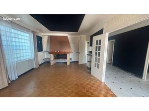 LOT IMMOBILIER: T4 avec excellent potentiel d'aménagement avec terrasse - petit T2 – parki