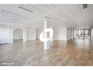 Bureau 195 m²