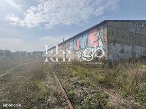 Local 7710 m² Nîmes