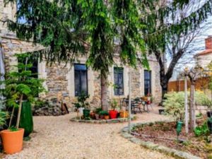 Maison de caractère 350 m² – Au cœur de Saint-Laurent-d’Aigouze  proche plages et villes