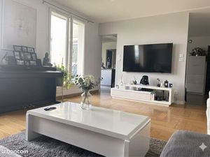 Échange appartement d’une valeur de 460 000  avec une maison à Chassieu