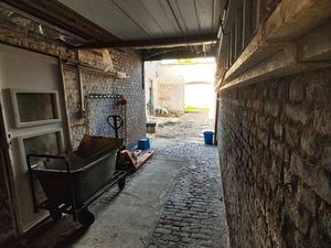 ? Immeuble à fort potentiel. Revenu immédiat. Extérieurs