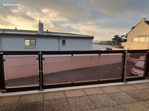 Location T2 Lomener  bord de mer