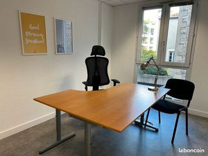 Location bureau privé meublé en espace de coworking à Nîmes