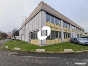 Local d'activité 3 207 m²