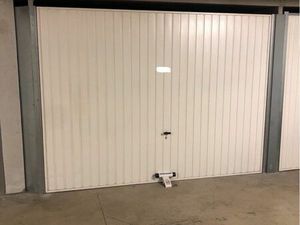 Grand garage 18 m2 Rillieux Village