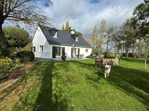 Maison familiale et grand jardin