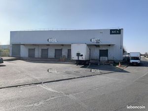 Local industriel 5 473 m²