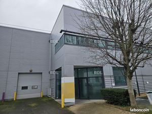 Local bureaux 801 m²