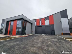 Local d'activité 1 678 m²