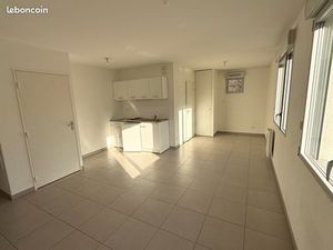 Studio centre Ecully 33 M2