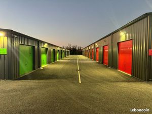 Box de 19 m2 À LOUER