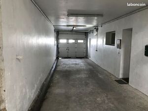 Place parking couverte plein centre ville de PONS 17800