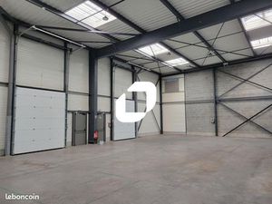 Local d'activité 554 m²