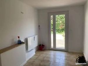 Craponne centre maison de ville T3 55M2 - parking et jardinet