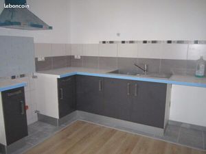 Appartement à louer centre Burie  70m²  2 chambres  2 éme étage