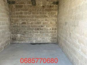 Garage   parking  box ferme  garde de meuble  stockage 