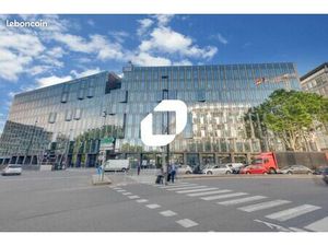 Bureaux 4 663 m²
