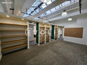 Local bureaux 223 m²