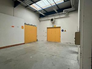 Entrepôt sécurisé plusieurs cellules