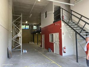 Local bureaux 345 m²